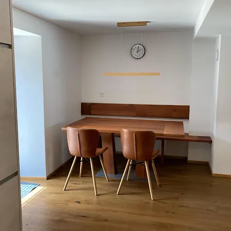 Dorfbrunnu アパート *